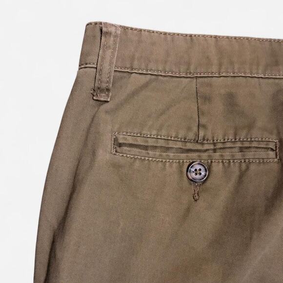 Forever 21 slim fit khaki - Picture 3 of 5